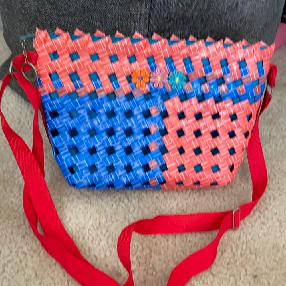 Small shoulder bag